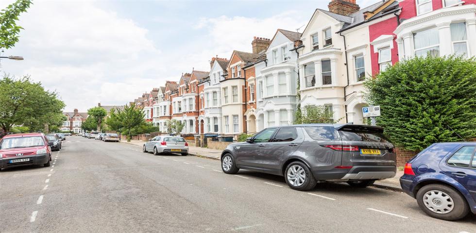Modern and Central Apartment Callcott Road, Kilburn